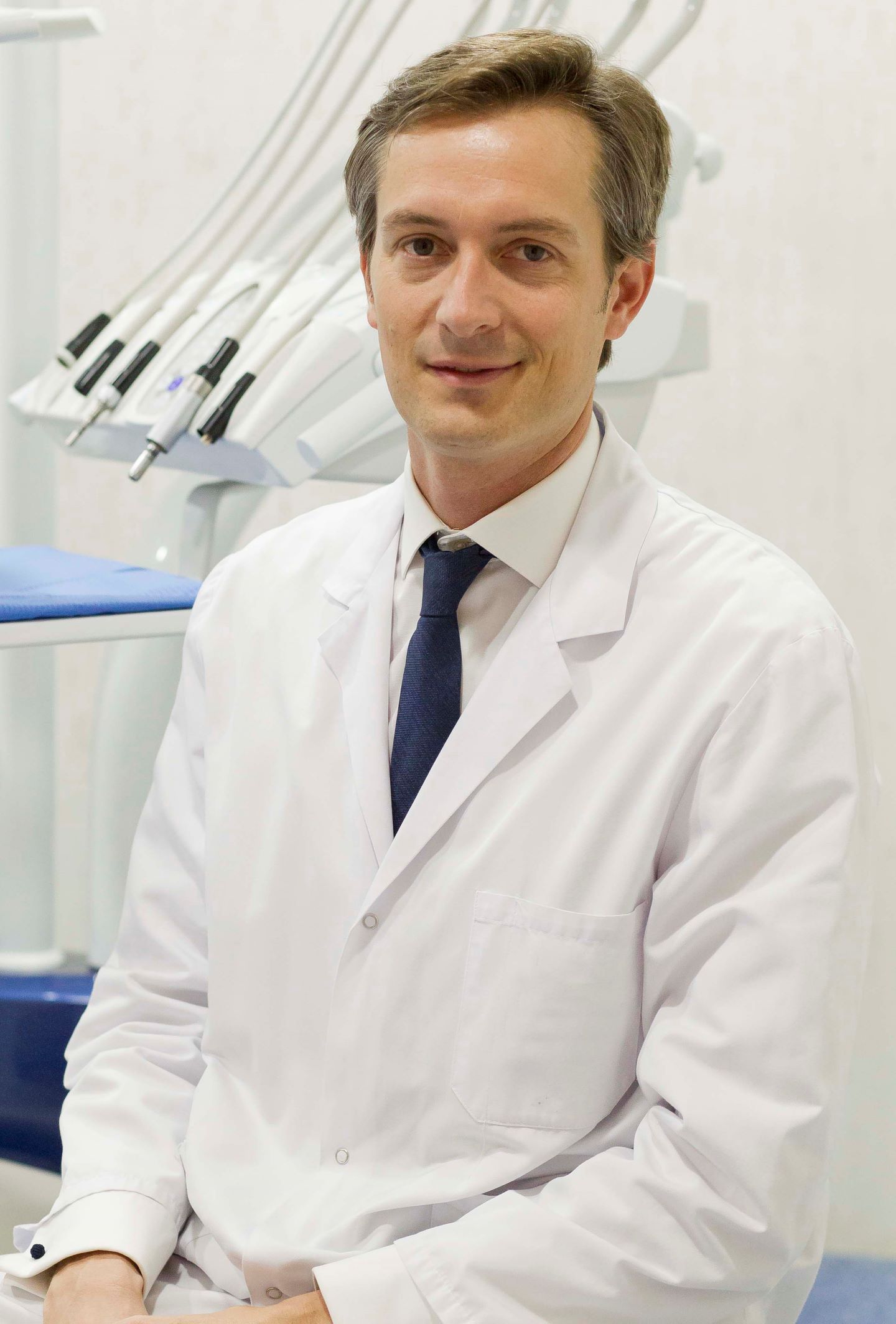 Dr_Antonio López Davis