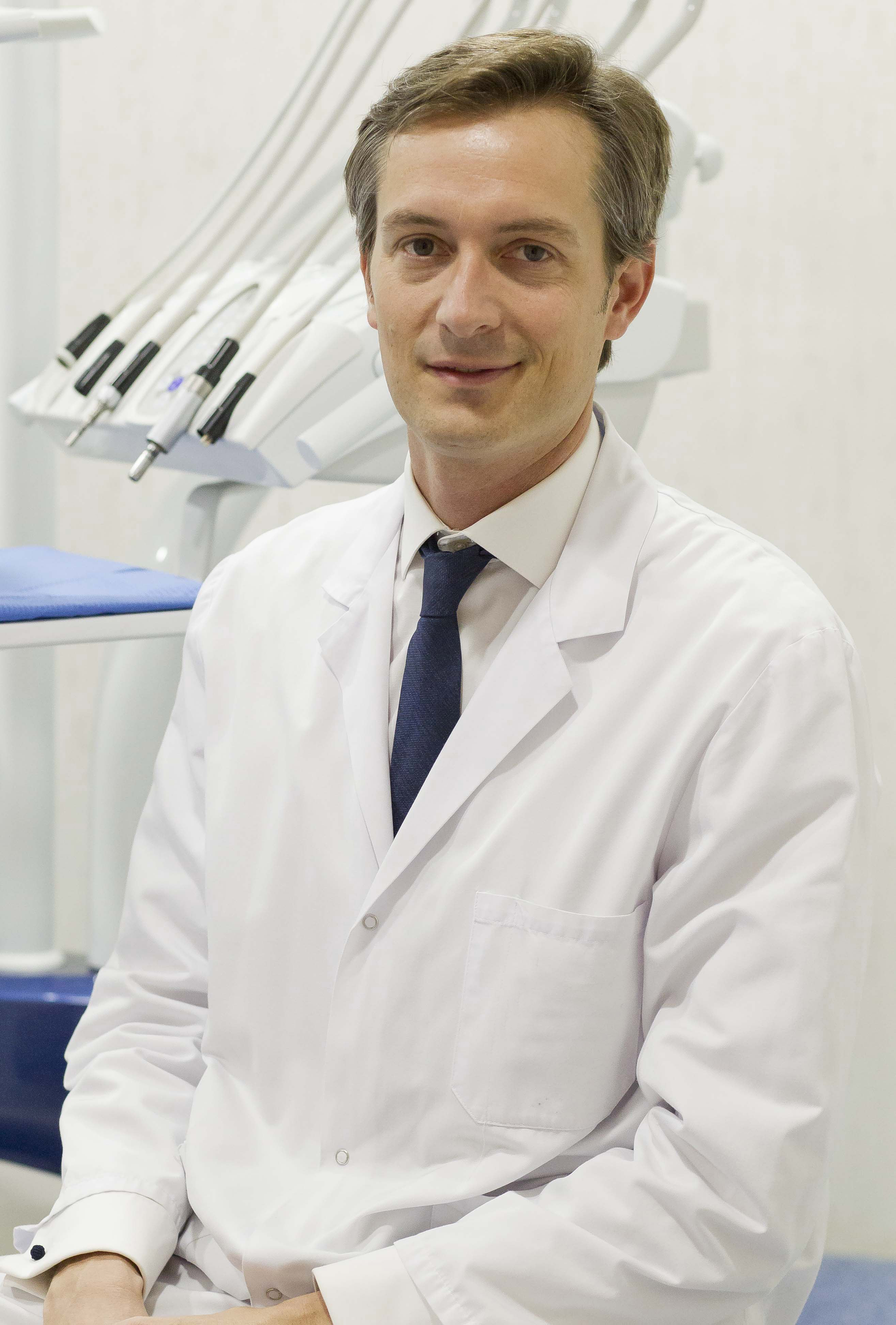 Dr_Antonio López Davis