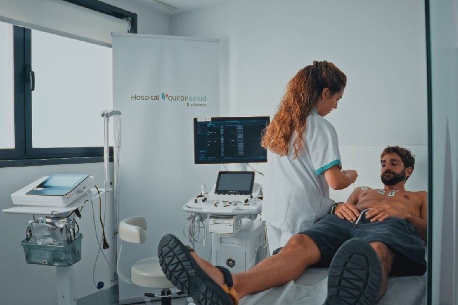 la-penya-badalona-revisio-medica-hospital-quiron-badalona