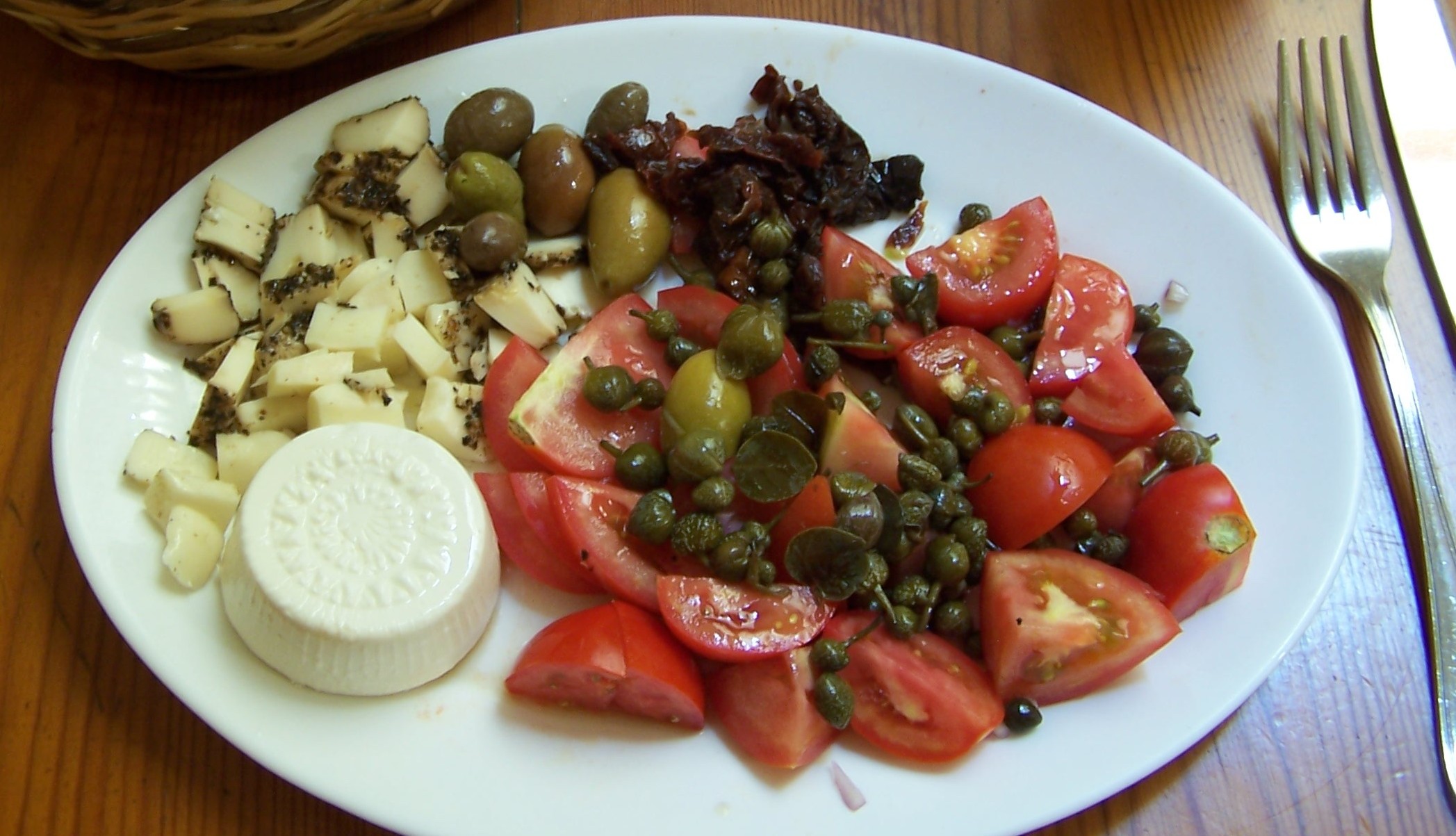 dish-meal-food-salad-mediterranean-produce-807999-pxhere.com