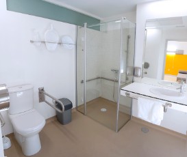 Hospital Quirónsalud Ciudad Real - Baño de habitación