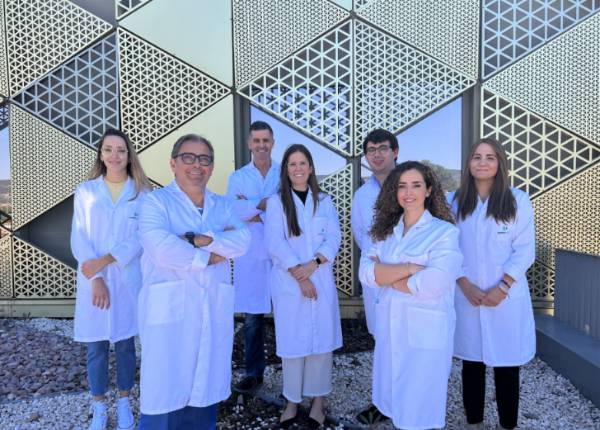 Equipo médico del servicio de Cirugía Oral y Maxilofacial y Odontología.