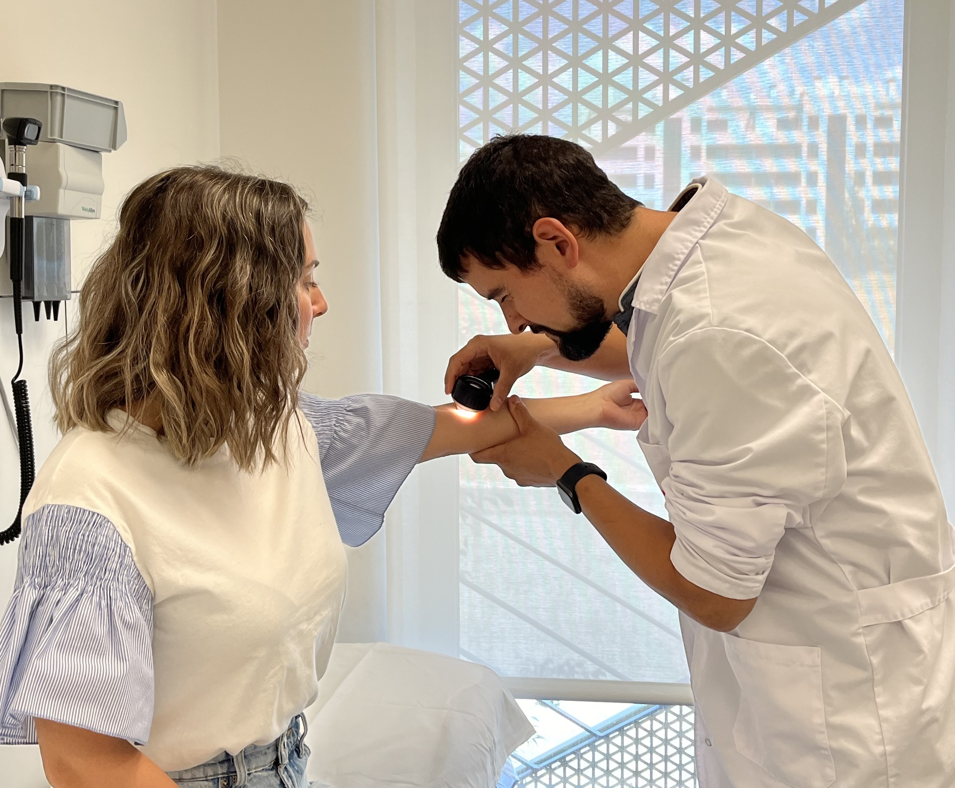 Foto consulta dermatología web