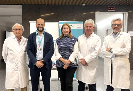 De izquierda a derecha, doctor Gómez Vázquez, Luis Luengo, Claudia Medina, y doctores Palomares y Cuenca.