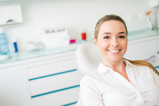 Quién puede recurrir a los implantes dentales