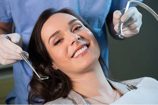 visita-a-tu-dentista-de-manera-regular