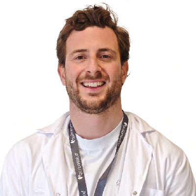 Dr-Alvaro-Yurrita