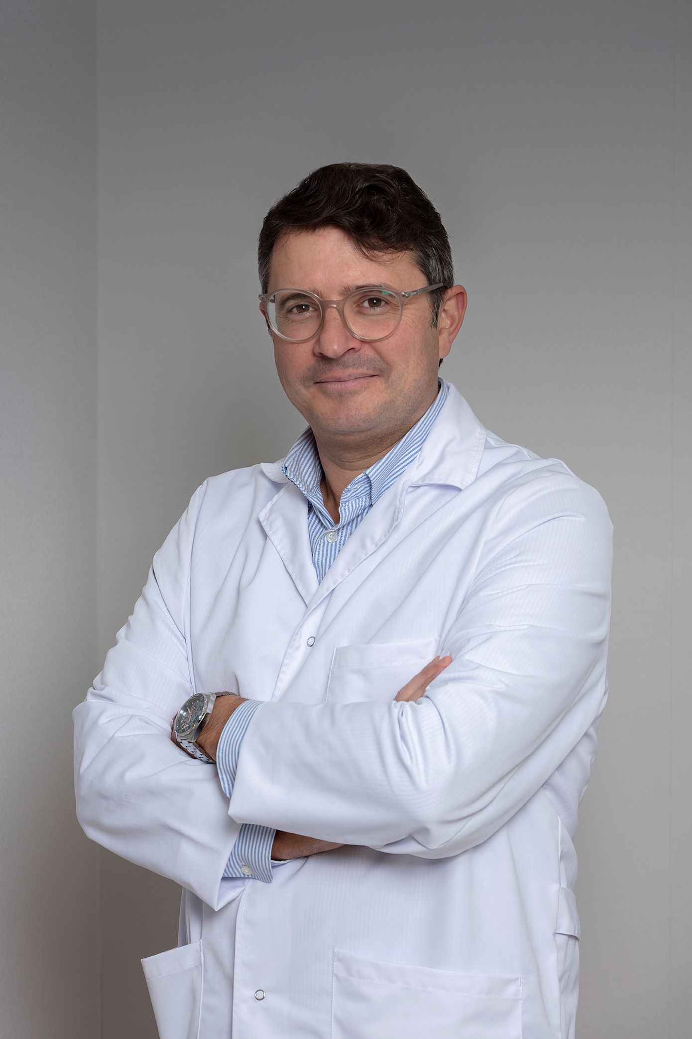 Dr. Carlos Barnés