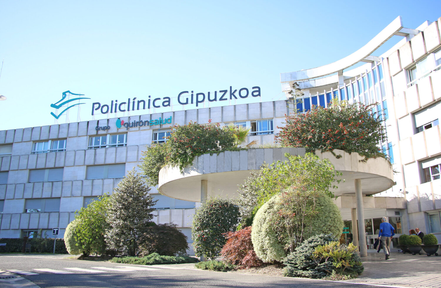 Policlinica_Gipuzkoa_fachada_qs_retocada-scaled-1-1500x978