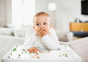 Cómo alimentar a tu hijo durante el primer año