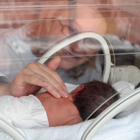 Unidad de cuidados intensivos neonatales, con el máximo nivel de Andalucía (IIIA)