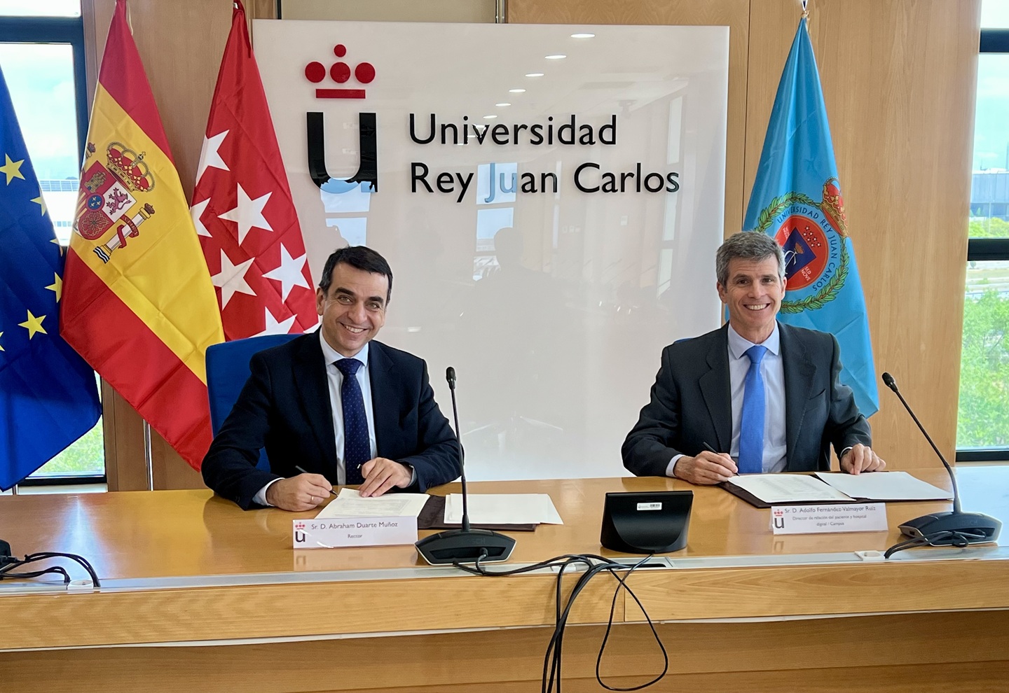 2026 05 11 Firma cátedra (1)