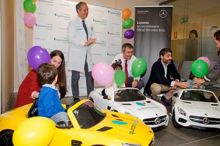 foto entrega coche quirófano Hospital Quirónsalud A Coruña web