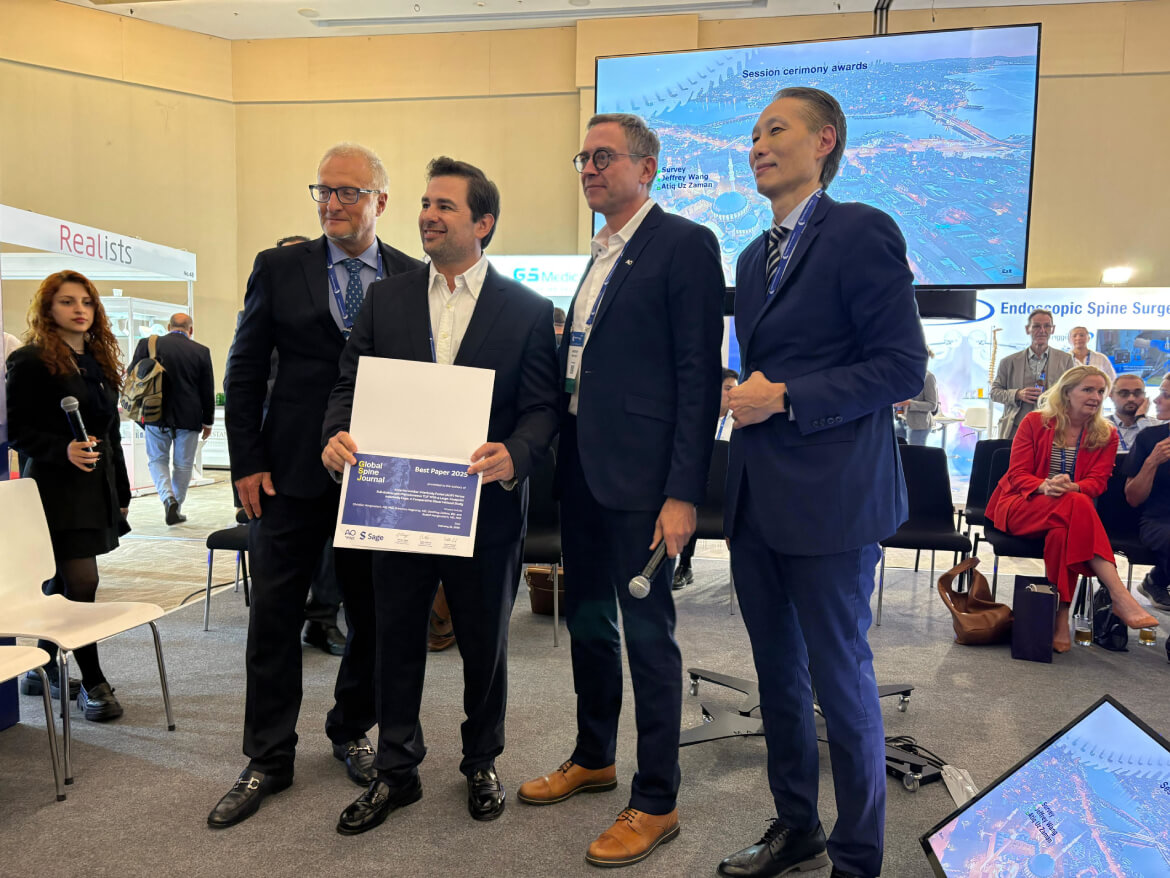Christian-Morgenstern-recibe el-Best-Paper-Award-2025
