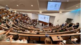Un año más, el Aula Magna de la FJD se llena en el acto de celebración de su aniversario