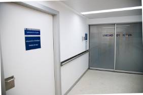 2022 10 28 Acceso a la Unidad de Ictus y a la sala de información a familiares de la FJD