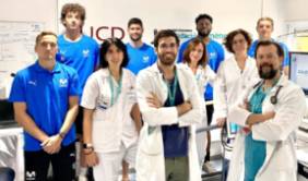 El equipo médico de la FJD junto al equipo masculino del Movistar Estudiantes