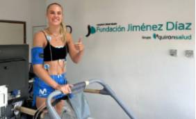 La jugadora Carla Osma realizando el reconocimiento en la FJD
