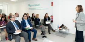 La directora gerente de Quirónsalud Toledo expone ante representantes de asociaciones de pacientes