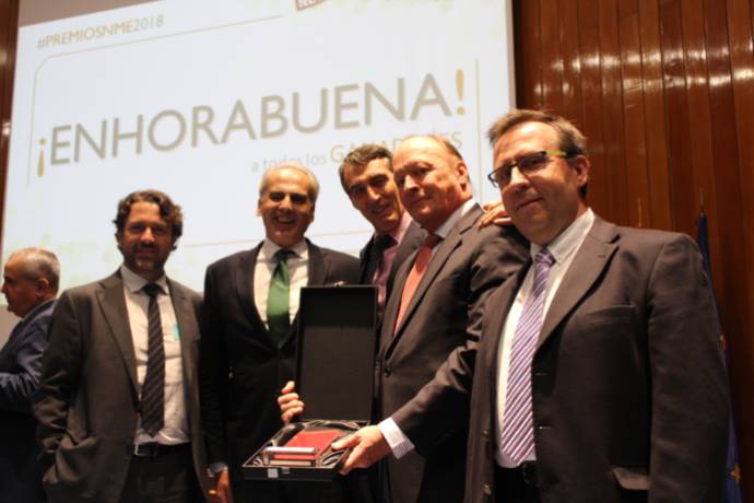 2018 11 08 De izda. a dcha, Javier Arcos, subdtor médico; el consejero de Sanidad, Juan Antonio Álvaro de la Parra, gerente; Bermúdez de Castro y Jesús Fdez, dtor de Continuidad Asistencial