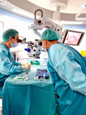 trasplante-cornea-oftalmologia-quironsalud-marbella-dmek-b