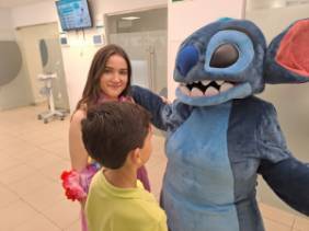 Dia Niño Hospitalizado Visita Stich Hospital Quirónsalud Toledo_15