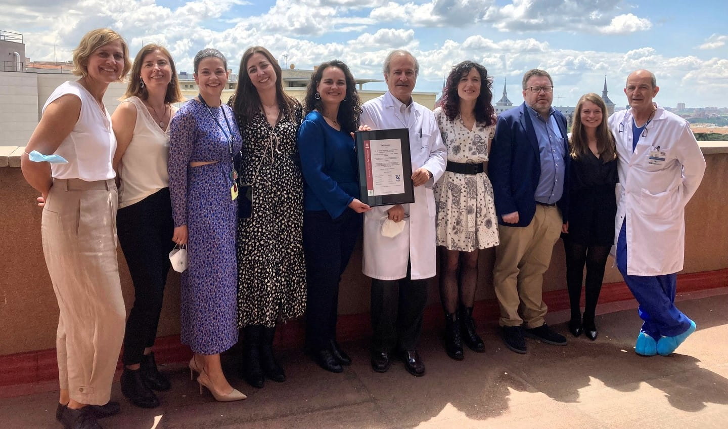 Profesionales de la Unidad de Atención Integral a pacientes con Enfermedad inflamatoria intestinal de la FJD con la primera certificación, renovada ahora