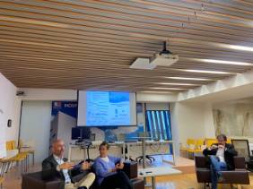 2022 10 28 El Dr. Piñeiro moderando una de las mesas de debate del encuentro