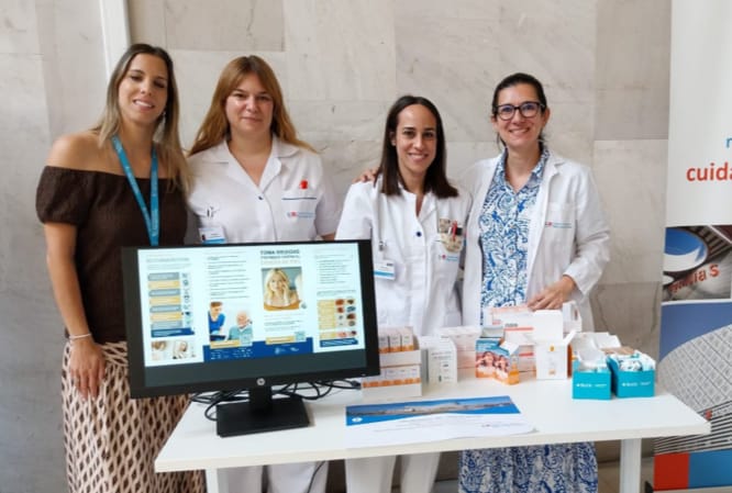 Profesionales del HURJC durante las jornadas de concienciación organizadas con motivo del Día Mundial del Cáncer de Piel