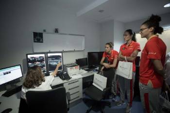 180918 Visita Quirónsalud Tenerife de la selección española de baloncesto femenino (18)