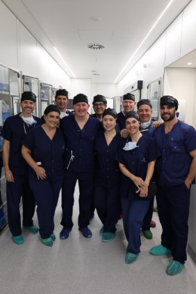 Dr. Medel, Equipo Cirugía en directo Congreso The Oculoplastics