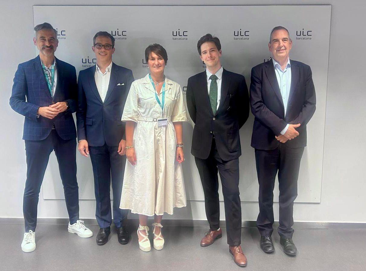 Profesionales del HUGC culminan con éxito el Máster en Gestión Sanitaria de la UIC