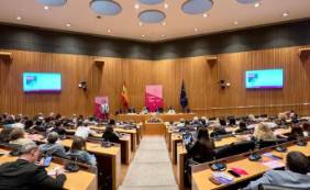 2023 10 10 Un momento de la intervención del Dr. Villar en la que presentó el proyectro MAS+, Medio Ambiente y Salud