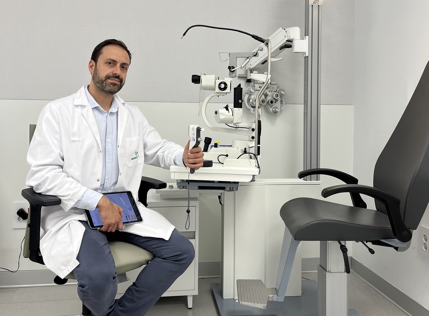 Doctor Moreno especialista Oftalmologia QS Albacete
