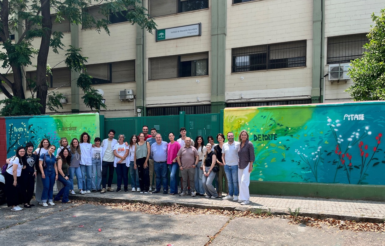 Foto familia mural_IESpoligonosur (2)