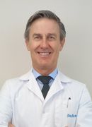 Doctor Ricardo Ruiz, médico Dermatólogo