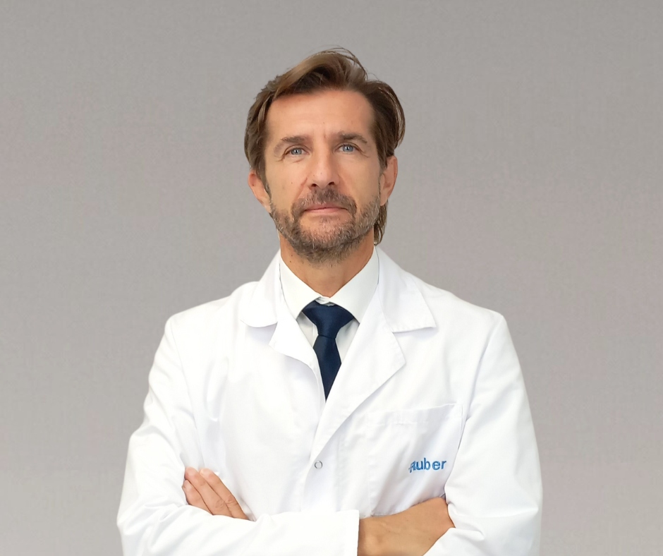 Dr. Sánchez Encinas bata FACS