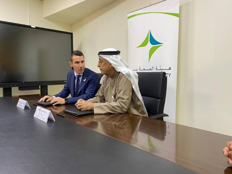 Firma acuerdos de cooperación