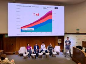 Segunda mesa del simposio