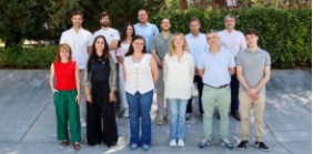 Dra. Casquero (2ª por la izda, fila de abajo) y el Dr. Fdez-Ferro (1º por la dcha, fila de arriba), junto a algunos de los otros autores del estudio