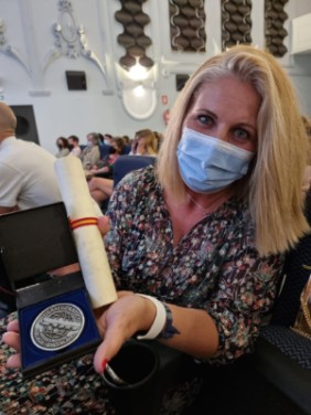 Mayte Castelló Directora de Enfermería recoge el premio de Desafío Ártico