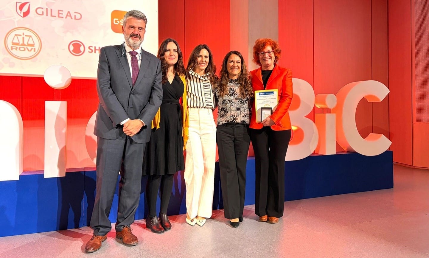 La Dra. Cremades (2ª por la dcha), junto a los dres Vázquez, Paniagua, Ortega y Gadea