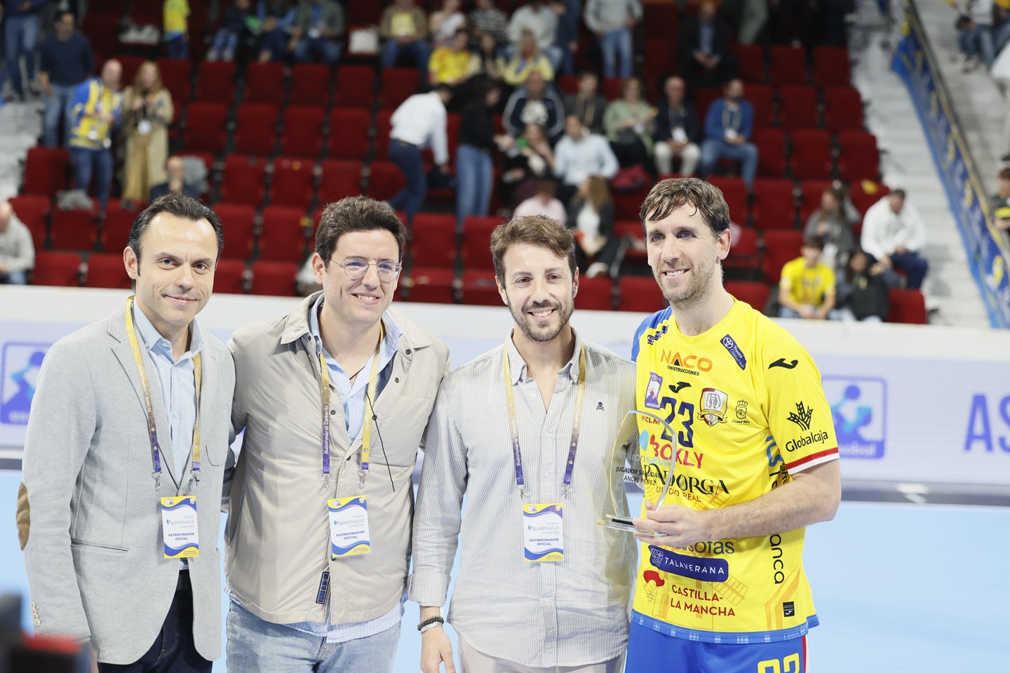 Entrega-distincion-jugador-saludable-Balonmano-Caserío