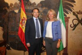 ÁngelesMuñoz_alcaldesa_Marbella_ AntonioFeria_gerente_Quirónsalud _Marbella II