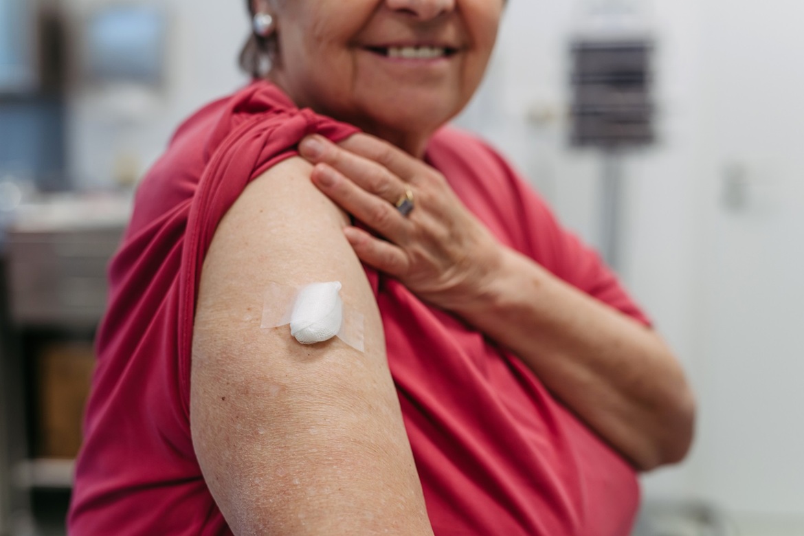 mujer-vacunacion-gripe