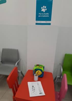 Pon tu huella por el planeta Quirónsalud Toledo_Sala Pediatria