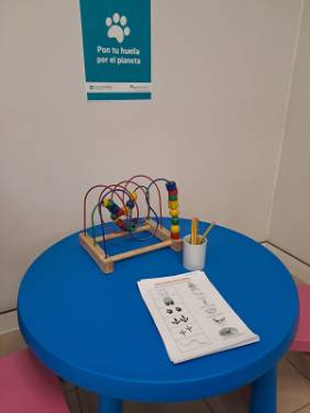 Pon tu huella por el planeta Quirónsalud Toledo_Sala Urgencias