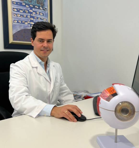 Dr. Pereira González