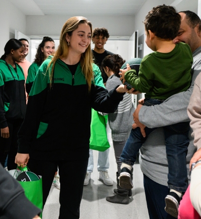 Club Joventut Badalona visita pacients nou hospital Badalona Quironsalud