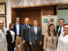El Dr. Albi, junto a otros miembros del Comité Organizador de la jornada antes del inicio de la misma